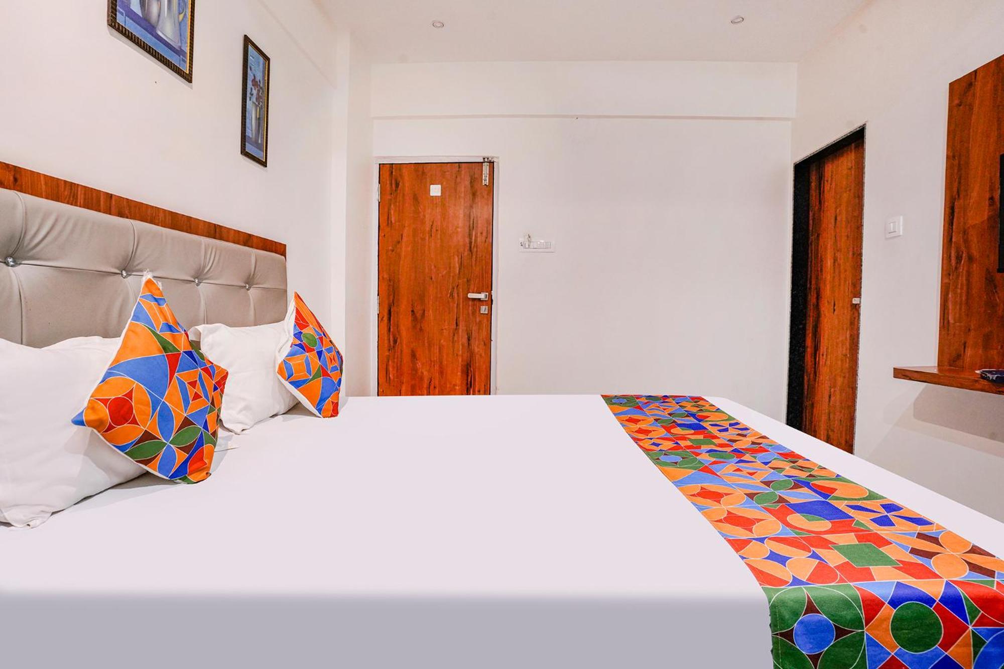 Fabexpress Utsav Residency - Nr Panvel Jāmb Exterior foto